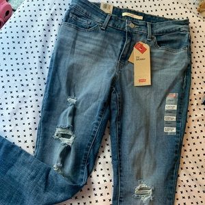 NWT Levi’s 711 Skinny Jean